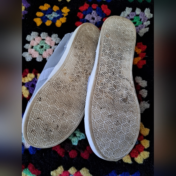 Maurices Gray Mesh Lace-Up Memory Foam Sneakers - Size 8 - Picture 5 of 6